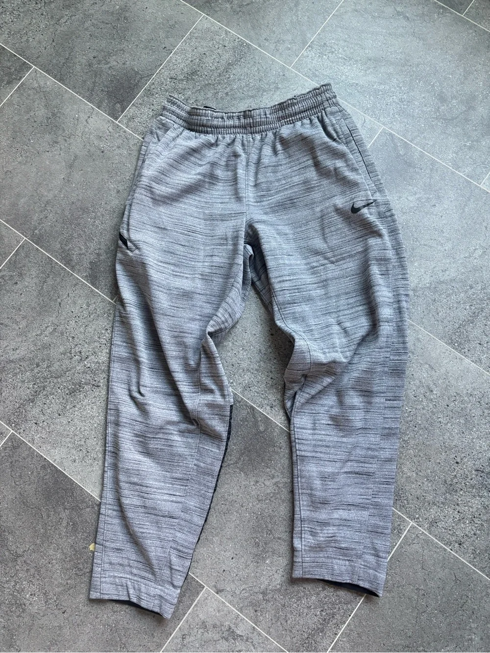 Nike Men’s Heather Grey Athletic Jogger Pants
